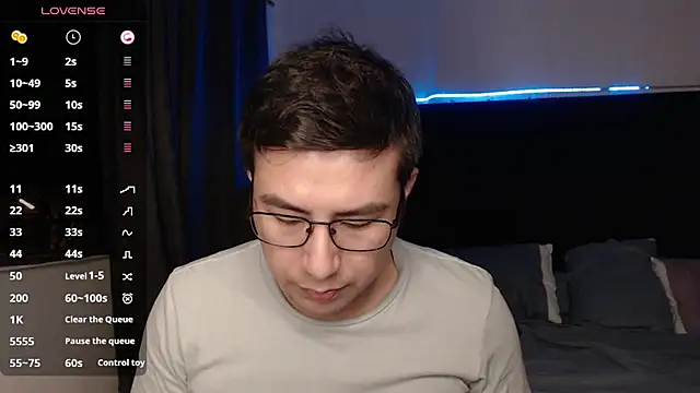 andrewmhilton  online show from 11-26-25, 04:12