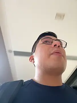 andrewmhilton  online show from 12-03-25, 07:46