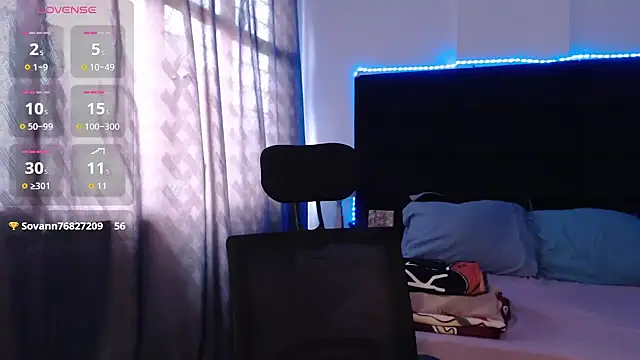 andrewmhilton  online show from 04-09-26, 06:36