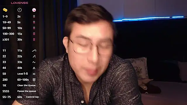 andrewmhilton  online show from 11-18-25, 07:11