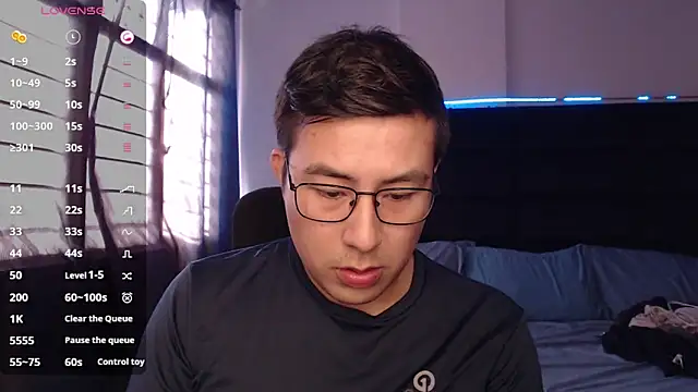 andrewmhilton  online show from 11-11-25, 09:20