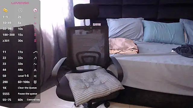 andrewmhilton  online show from 11-10-25, 07:08