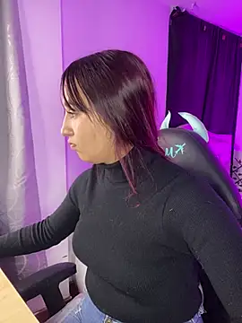 Snapshot of _Tammyy chatting on 03-11-25, 11:58  Tammyy online show from 03-11-25, 11:58