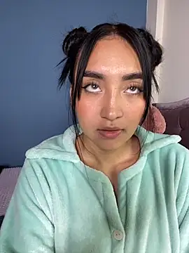 Snapshot of _Tammyy chatting on 10-18-25, 01:35  Tammyy online show from 10-18-25, 01:35