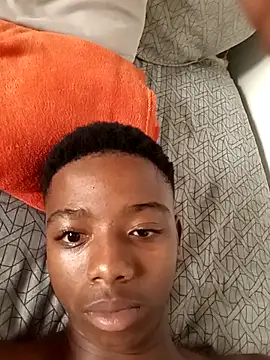 Snapshot of BLACK_BOTTOM03 chatting on 11-28-25, 10:37 BLACK BOTTOM03 online show from 11-28-25, 10:37