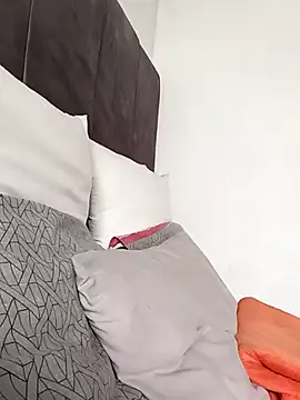 BLACK BOTTOM03 online show from 04-14-26, 12:21