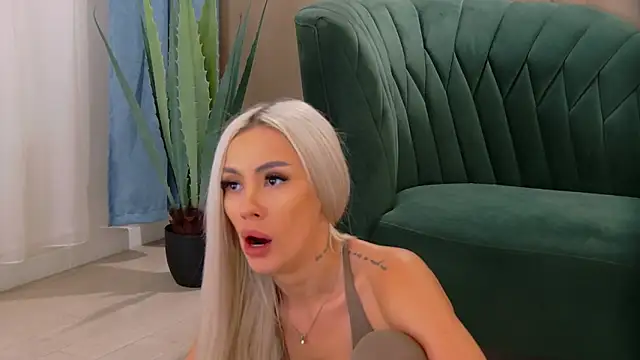 Bailey Rush online show from 11-15-25, 01:37