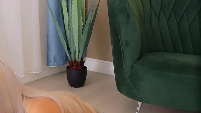 Bailey Rush online show from 11-23-25, 05:12