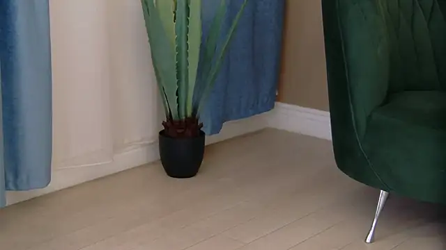 Bailey Rush online show from 12-19-25, 04:09