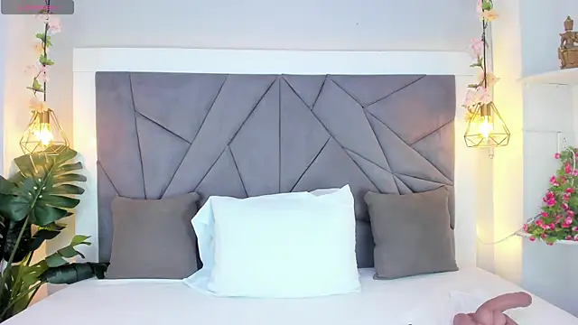 KiarhaTrixie online show from 09-09-25, 11:19