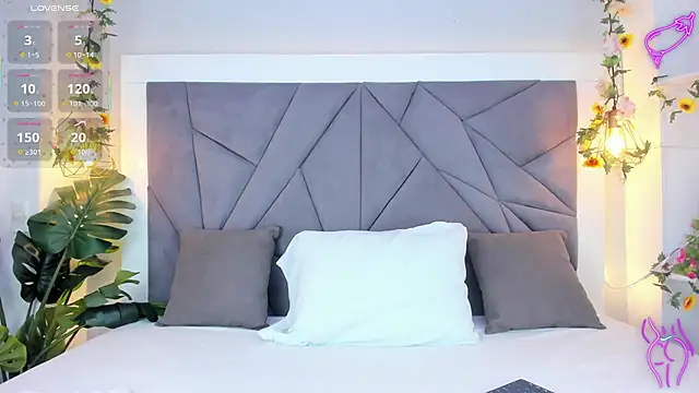 KiarhaTrixie online show from 11-07-25, 03:11