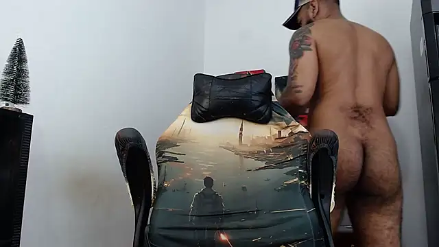 Snapshot of Damian64420 chatting on 12-15-25, 04:18 Damian64420 online show from 12-15-25, 04:18