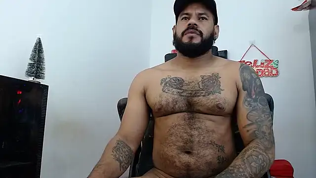 Snapshot of Damian64420 chatting on 12-22-25, 03:17 Damian64420 online show from 12-22-25, 03:17