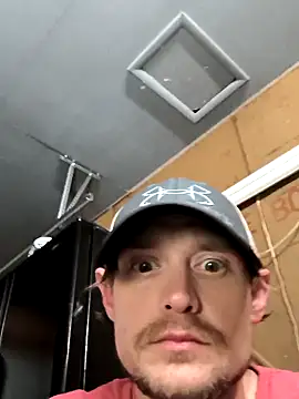 Snapshot of Midwestalpha chatting on 01-31-25, 09:05 Midwestalpha online show from 01-31-25, 09:05