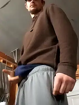 Snapshot of Midwestalpha chatting on 12-18-24, 05:15 Midwestalpha online show from 12-18-24, 05:15