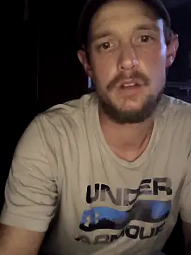 Snapshot of Midwestalpha chatting on 10-05-25, 04:58 Midwestalpha online show from 10-05-25, 04:58