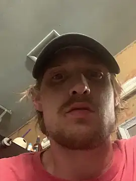 Snapshot of Midwestalpha chatting on 04-28-26, 03:11 Midwestalpha online show from 04-28-26, 03:11
