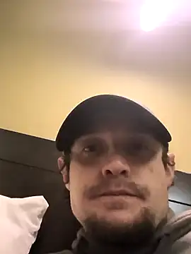 Snapshot of Midwestalpha chatting on 03-06-25, 12:52 Midwestalpha online show from 03-06-25, 12:52