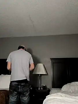 Snapshot of Midwestalpha chatting on 03-08-25, 04:50 Midwestalpha online show from 03-08-25, 04:50