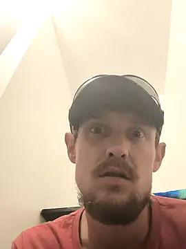 Snapshot of Midwestalpha chatting on 09-29-25, 03:02 Midwestalpha online show from 09-29-25, 03:02