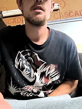 Snapshot of Midwestalpha chatting on 10-27-25, 06:20 Midwestalpha online show from 10-27-25, 06:20