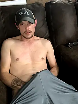 Snapshot of Midwestalpha chatting on 11-18-25, 05:44 Midwestalpha online show from 11-18-25, 05:44