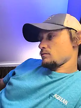 Snapshot of Midwestalpha chatting on 03-20-25, 12:54 Midwestalpha online show from 03-20-25, 12:54