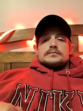 Snapshot of Midwestalpha chatting on 02-14-25, 03:22 Midwestalpha online show from 02-14-25, 03:22