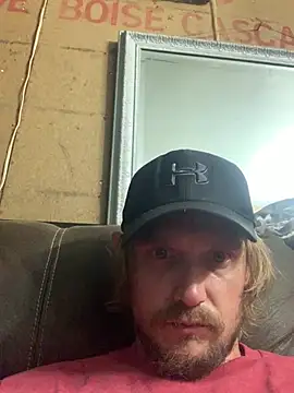Snapshot of Midwestalpha chatting on 05-23-26, 02:10 Midwestalpha online show from 05-23-26, 02:10