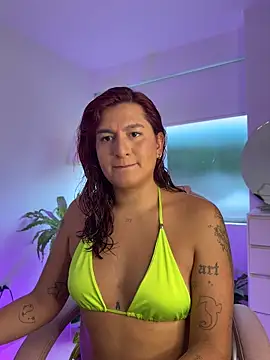 Snapshot of ari_artis chatting on 09-15-25, 08:31 ari artis online show from 09-15-25, 08:31