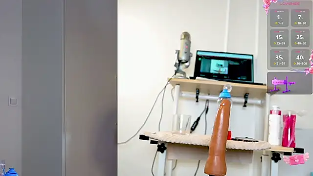 Snapshot of Miss69Ri99 chatting on 03-15-25, 06:21 Miss69Ri99 online show from 03-15-25, 06:21