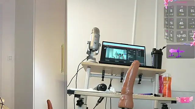 Snapshot of Miss69Ri99 chatting on 03-09-25, 11:14 Miss69Ri99 online show from 03-09-25, 11:14