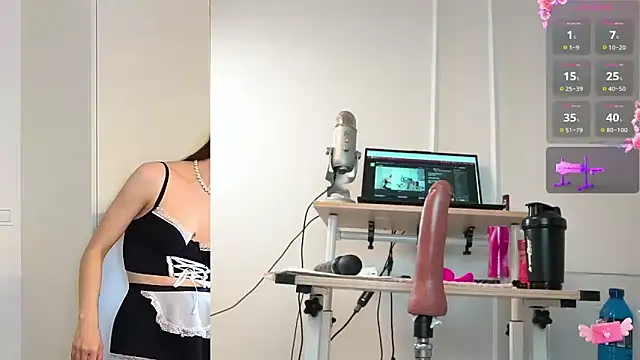 Snapshot of Miss69Ri99 chatting on 03-07-25, 08:11 Miss69Ri99 online show from 03-07-25, 08:11