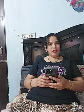 Poojabhabi101 online show from 06-18-26, 07:29