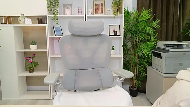 SelineSole online show from 12-19-25, 04:09