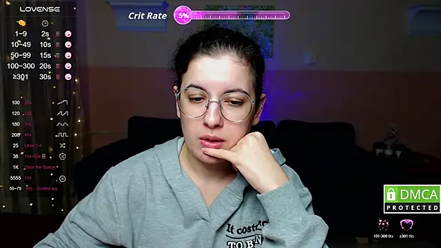 Snapshot of Aminabeatris chatting on 10-17-25, 11:34 Aminabeatris online show from 10-17-25, 11:34