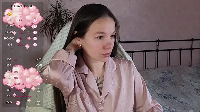 Snapshot of lil_luna_x chatting on 05-03-26, 03:33 lil luna x online show from 05-03-26, 03:33