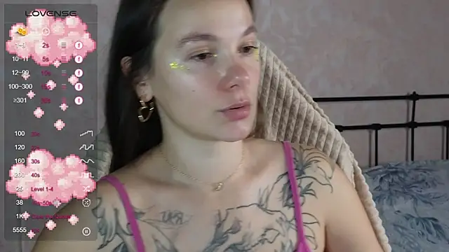 Snapshot of lil_luna_x chatting on 07-24-26, 03:19 lil luna x online show from 07-24-26, 03:19