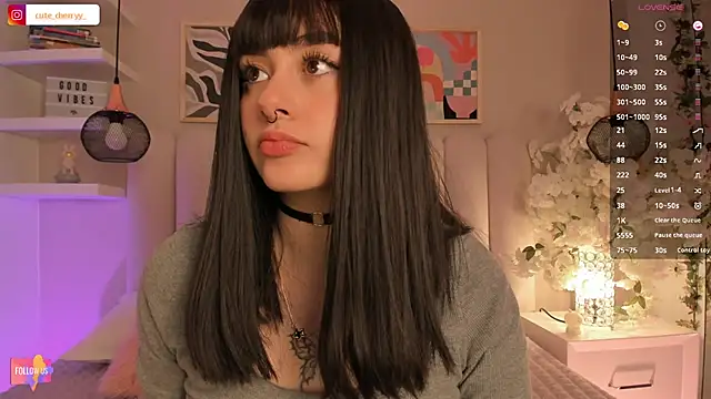 cute  cherry  online show from 12-01-25, 03:07