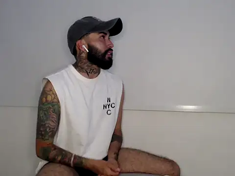 Snapshot of transgenderboy chatting on 05-30-26, 04:19 transgenderboy online show from 05-30-26, 04:19
