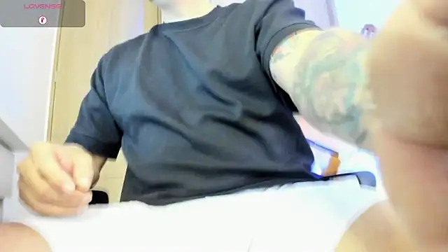 Snapshot of alejandro_stark chatting on 06-02-26, 10:54 alejandro stark online show from 06-02-26, 10:54