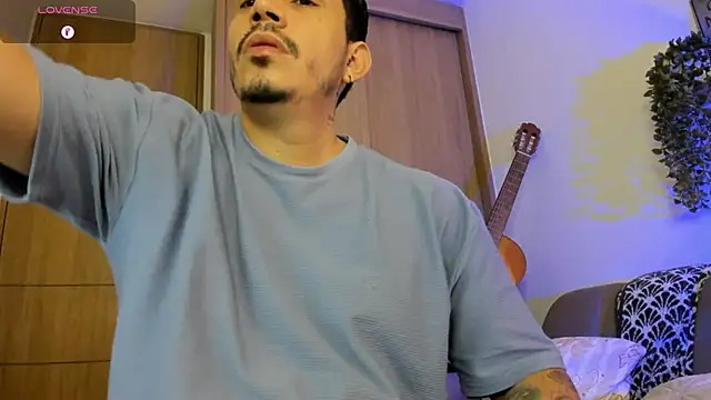 Snapshot of alejandro_stark chatting on 06-03-26, 10:47 alejandro stark online show from 06-03-26, 10:47