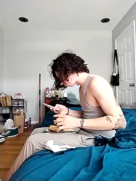 Snapshot of LiverandBrat77 chatting on 02-04-25, 04:08 LiverandBrat77 online show from 02-04-25, 04:08