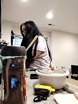 Snapshot of LiverandBrat77 chatting on 10-28-25, 08:19 LiverandBrat77 online show from 10-28-25, 08:19