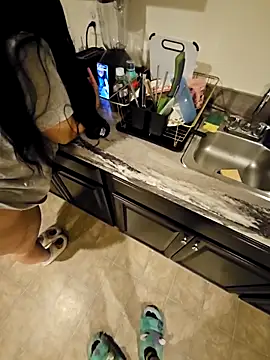 Snapshot of LiverandBrat77 chatting on 09-19-25, 02:26 LiverandBrat77 online show from 09-19-25, 02:26