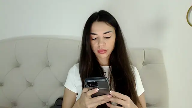 Mika Gold online show from 11-23-25, 11:31