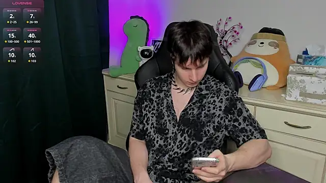 Snapshot of Vincent_Strong chatting on 02-09-26, 09:18 Vincent Strong online show from 02-09-26, 09:18