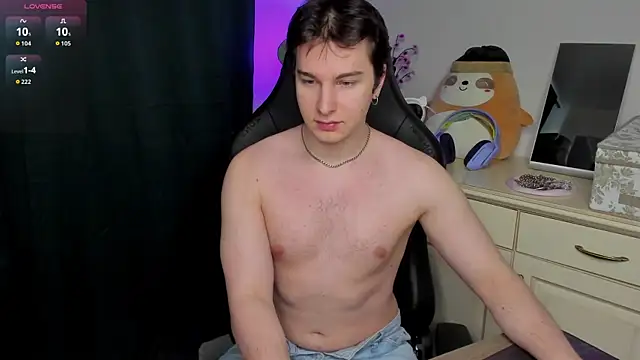 Snapshot of Vincent_Strong chatting on 02-14-26, 08:36 Vincent Strong online show from 02-14-26, 08:36