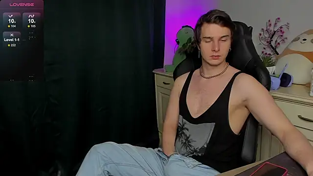 Vincent Strong online show from 10-25-25, 08:35