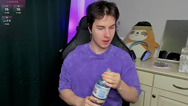 Snapshot of Vincent_Strong chatting on 02-21-26, 01:02 Vincent Strong online show from 02-21-26, 01:02